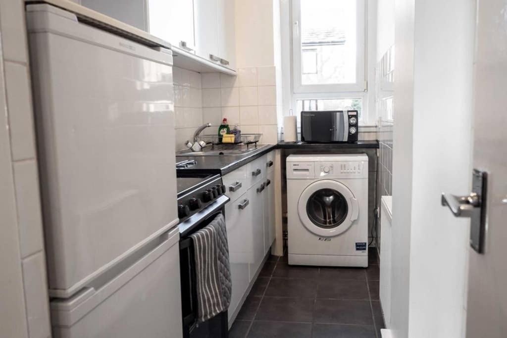 ☆Spacious Flat Close To University And City Centre Apartment Dundee Bagian luar foto